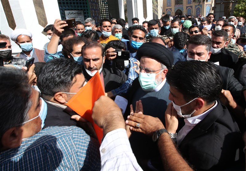 رئیسی باز به دیدار ”مردم و کارگران” رفت