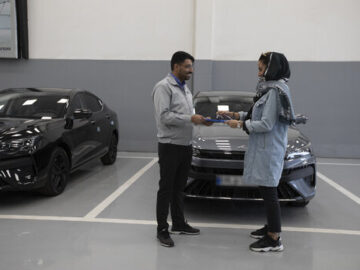 آغاز تحویل اولین سری از خودرو KMC J7 به مشتریان کرمان موتور