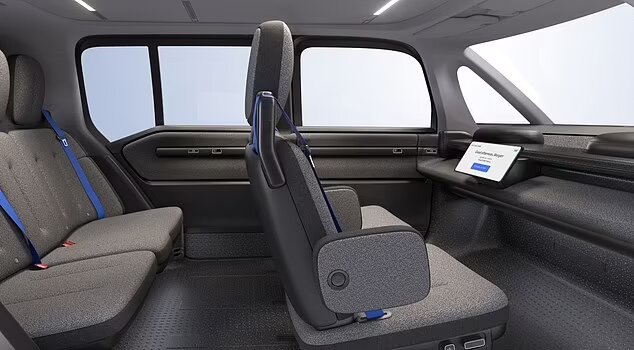 عکس | رونمایی از یک مینی‌ون جدید که احتیاجی به راننده ندارد!