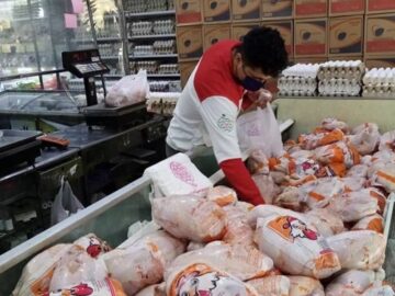 گزارش فارس از بازار محصولات پروتئینی/‌ رضایت مردم از کاهش قیمت مرغ و تخم‌مرغ و دغدغه‌های مرغداران