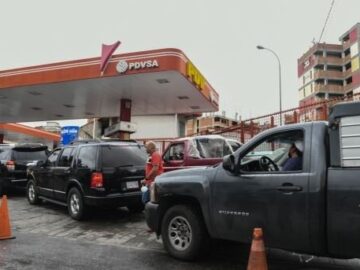 بازگشت صف‌های طولانی بنزین در ونزوئلا