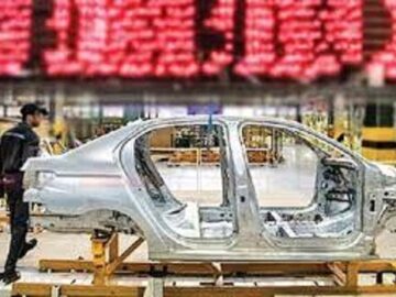 بورس کالا متهم گران شدن قیمت خودروها/ بازار خودرو به کدام سمت می رود؟