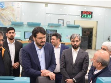 تأکید وزیر راه و شهرسازی بر استفاده از توانمندی داخلی در توسعه‌ هوانوردی