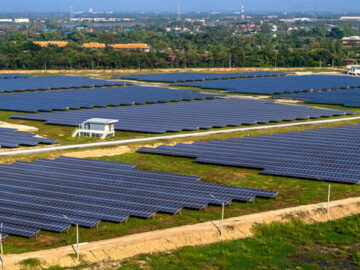 تا پایان کار دولت ۱۰ هزار مگاوات مزرعه خورشیدی ایجاد می‌شود