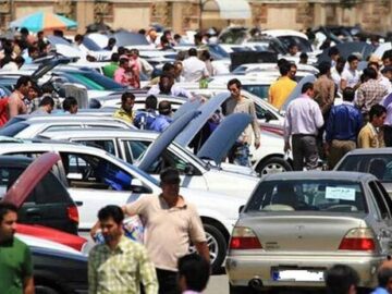 سیگنال منفی دلار به بازار خودرو/ نجفی‌منش: هنوز قیمت خودرو، زیر قیمت واقعی است