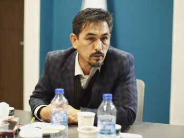 واحدهای تولیدی در تصمیم گیری های بخش صنعت دخیل باشند