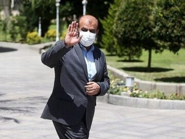 وزیر رفاه درگذشت رستم قاسمی را تسلیت گفت