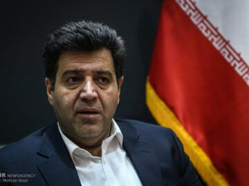 یک سوم واردات کشور، قاچاق است/ برای گرفتن رانت، رقابت داریم!