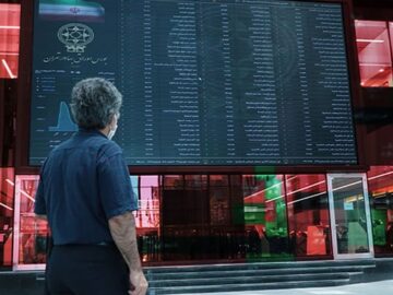 ارزندگی بورس با استفاده از بررسی عوامل بنیادی/ شاخص کل همچنان می‌تازد