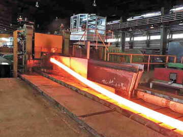 افزایش تولید فولاد به ۵۵ میلیون تن تا سال ۱۴۰۴؛ رویا یا واقعیت؟ | کوچ فولادسازان به بازارهای دیگر