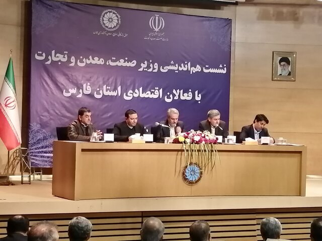 افزایش صادرات غیرنفتی/رشد حدود ۵ درصدی بخش صنعت