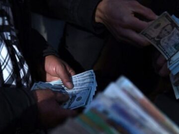 تب دلار در افغانستان داغ شد
