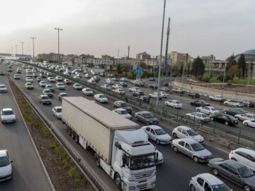 ترافیک سنگین در مسیر رفت و برگشت آزادراه کرج‌-قزوین