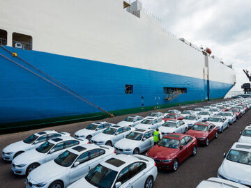 درآمد بالغ بر ۳۱۹ هزار میلیاردی دولت از حقوق ورودی خودروها