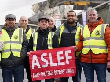 راننده‌های آمبولانس در انگلیس اعتصاب می‌کنند