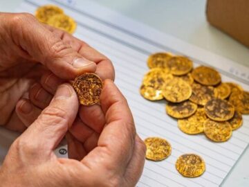 ربع سکه در بورس ۵۰۰ هزار تومان ارزان‌تر از بازار قیمت خورد