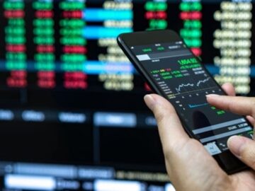 سبزپوشی بازار سرمایه در روز تغییر مسیر شاخص کل/ کوچک‌های بورس چند قدم تا قله تاریخی فاصله دارند