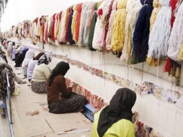 فعالان حوزه فرش دستباف خوزستان برای حضور در نمایشگاه شیراز حمایت می‌شوند