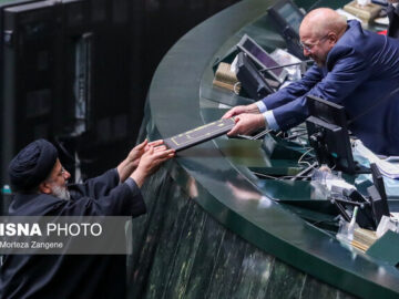 قوت بودجه: گسترش پوشش بیمه/ ضعف بودجه: برنامه نامشخص برای حل ناترازی نظام بانکی