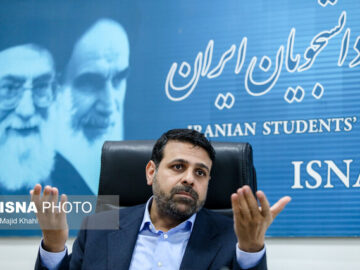 نادری: نیاز به نهاد اعتراضی داریم/ملت را قربانی ناکارآمدی ایران خودرو و سایپا کرده ایم