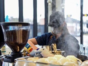 کاهش فعالیت صنعت خدمات آمریکا