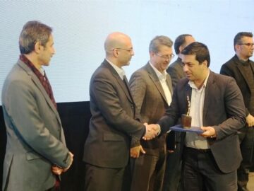 اهدای تندیس برتر «تک ستاره» به شرکت سنگ آهن مرکزی