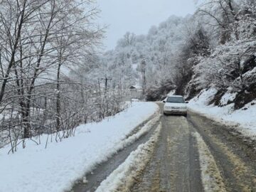 برف و باران در جاده های ۸ استان/ محور کندوان و آزادراه تهران-شمال باز شد