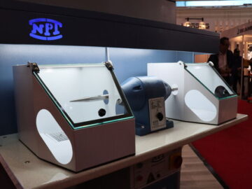 تولید محصولی منحصر به فرد که فقط رقیب به مراتب پائین تر آمریکایی دارد