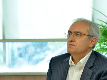 صف تولیدکنندگان برای افزایش قیمت دارو| بهای  ۸ هزار فاکتور بعد از گرانی ارز تغییر کرد