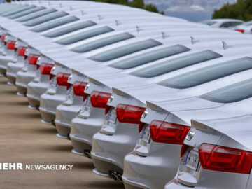 عرضه ۱۰۰ هزار خودروی وارداتی طی ۶ ماه