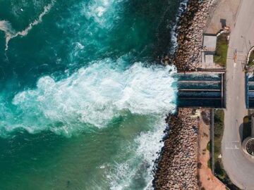 واکاوی برنامه‌ دولت در مدیریت منابع آب‌؛ از شیرین‌سازی آب دریا تا تصفیه فاضلاب