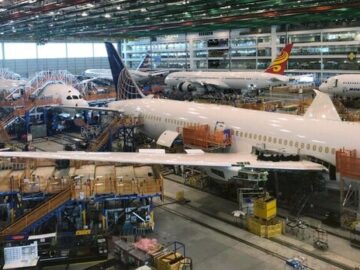 پرواز «ایران ۱۴۰» ایرانی تا پایان سال/ ورود ایران به حوزه ساخت موتور هواپیما