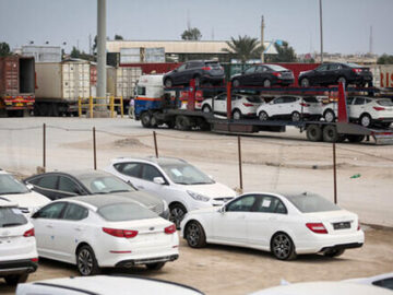 پیش فروش خودروهای خارجی بر خلاف قانون/ واردات خودرو هم محرمانه شد!