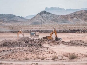 آغاز حمل سنگ آهن استخراجی از انومالی ۸ به چغارت