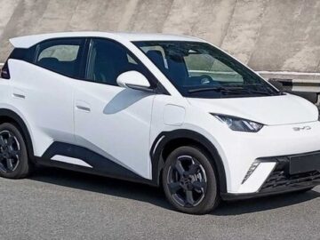 این هاچ‌بک برقی چینی، ارزان‌تر از ۲۰۷ است/ عکس