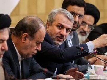 سکاندار ساختمان سمیه در انتظار تصمیم پایانی مجلس| اولویت کدام است؛ وزارت اقتصاد یا صمت؟