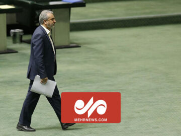 لحظه اعلام وصول نامه استیضاح وزیر صمت در مجلس شورای اسلامی