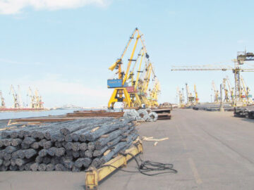 چرا میزان صادرات فولاد ایران افت کرد؟ |حرکت کند قطار صادراتی فولاد روی ریل بی‌برنامگی