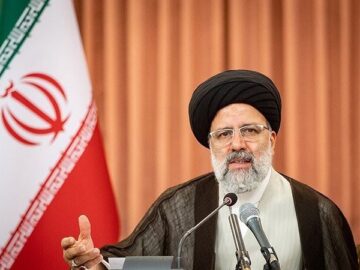 کمک کارآفرینان و سرمایه‌گذاران برای تحقق شعار سال| بیگانگان گره از کار هیچ ملتی باز نکرده‌اند