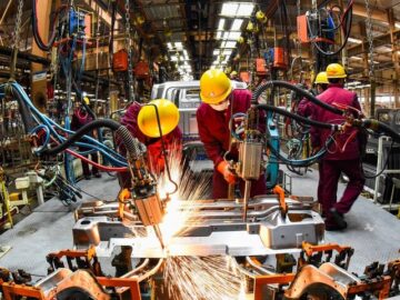 تبعات عدم سرمایه‌گذاری در بخش صنعت/ زنگ خطر فرسودگی به صدا درآمد