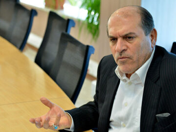 ضرورت تک نرخی شدن نرخ ارز برای ادامه فعالیت صنعت دارو| تولید بدون صرفه اقتصادی به واردات دامن می زند