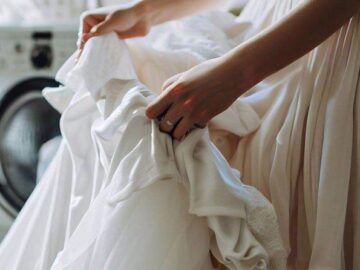 نکات مهم برای شستشوی لباس عروس