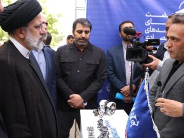 بازدید رئیس جمهور از نمایشگاه احیاگران واحدهای اقتصادی تبریز