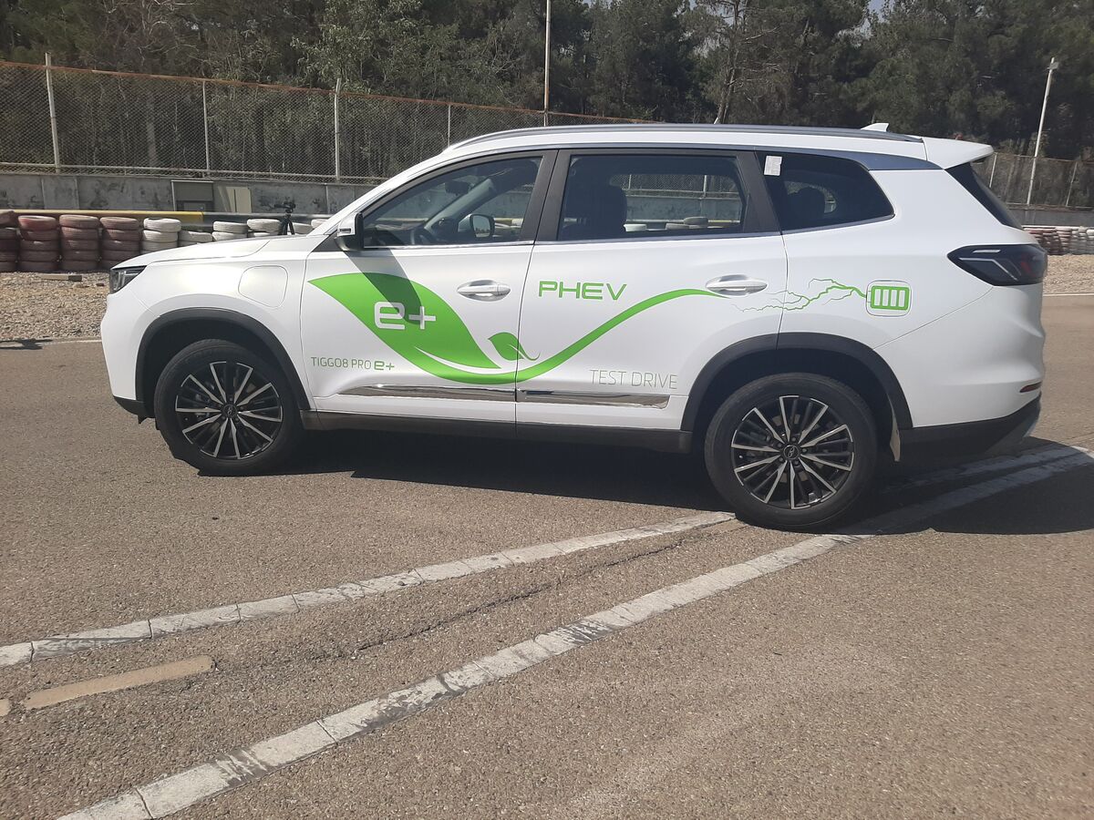 تیگو ۸ پرو پلاگین هیبرید چه ویژگی های دارد؟ | ۳۲۶ اسب بخار قدرت و مصرف ۱.۵ لیتر در ۱۰۰ کیلومتر