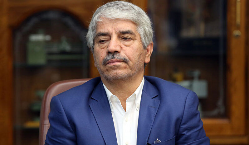 رییس جمهور به تقابل شورای رقابت و خودروسازان ورود کند| مشتریان بازنده اصلی بازار خودرو