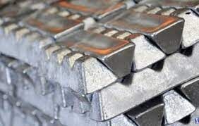 عرضه روی  در بورس کالا باید مورد تجدید نظر قرار گیرد| دلالان سهم بیشتری دارند