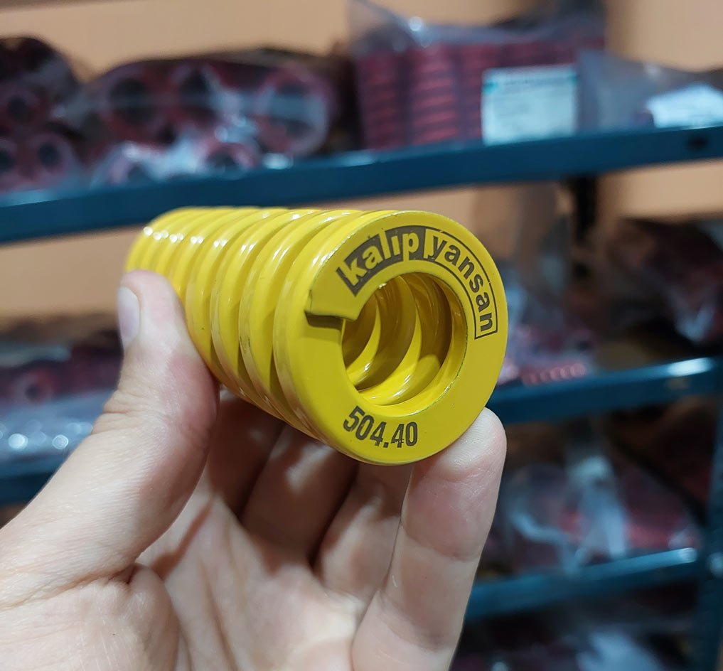 فنر قالب زرد