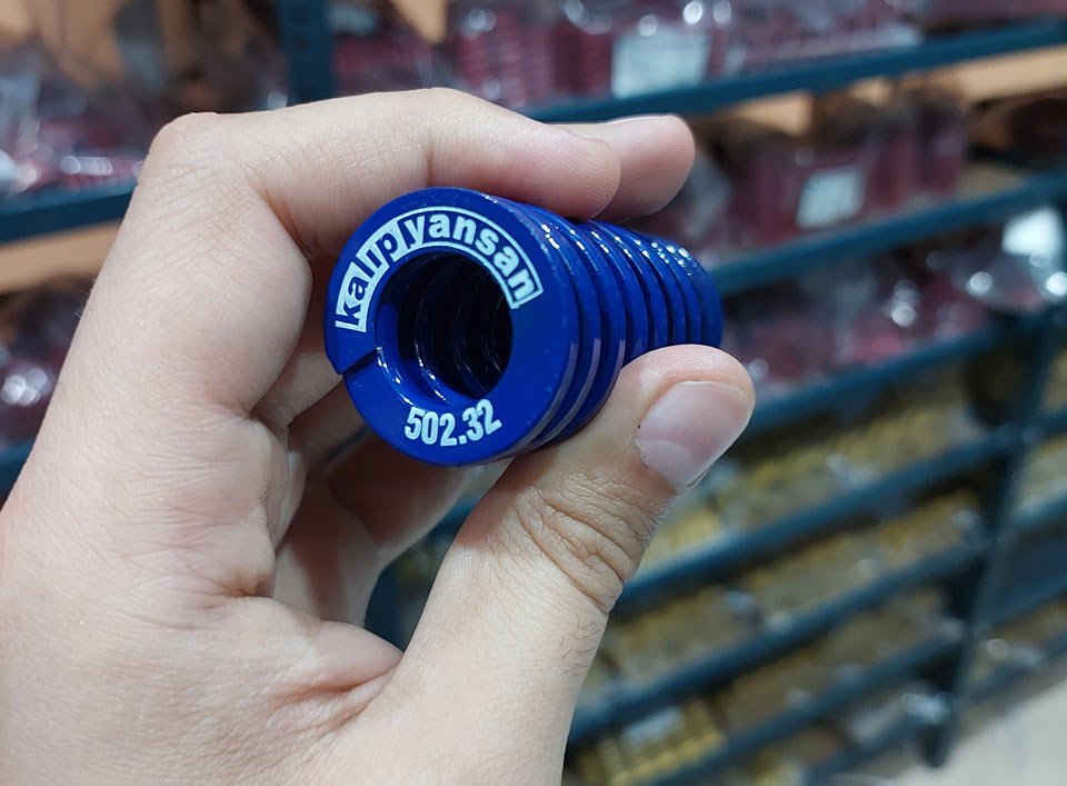 فنر قالب آبی