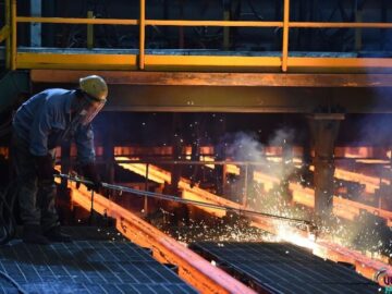 چالش های تداوم یک مسیر موفق؛ فولاد سخت هم شکننده است| دست کوتاه تولید از چشم‌انداز ۱۴۰۴