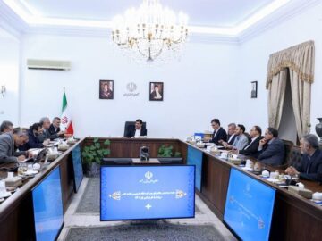 در زمینه غذا و دارو باید کمترین وابستگی را به خارج از کشور داشته باشیم